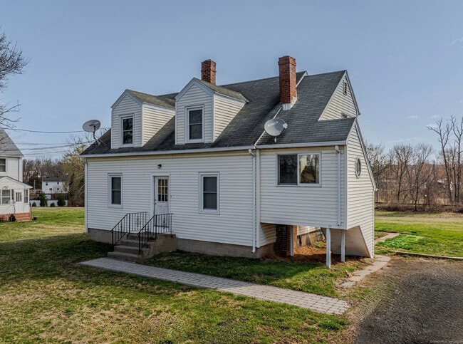 Building Photo - 11 Piney Ridge Rd Rental