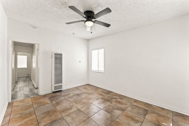 Photo - 709 E 108th St Unidad 709