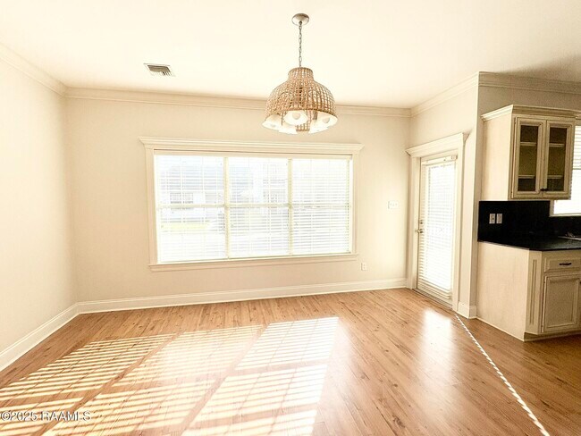 Photo - 23 Courtyard Cir