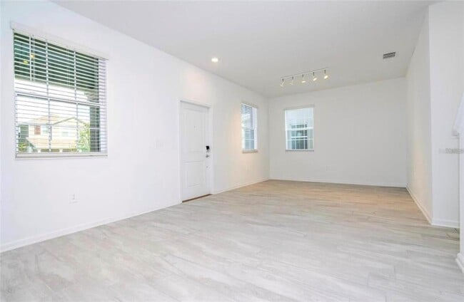 Photo - 13890 Title Wy