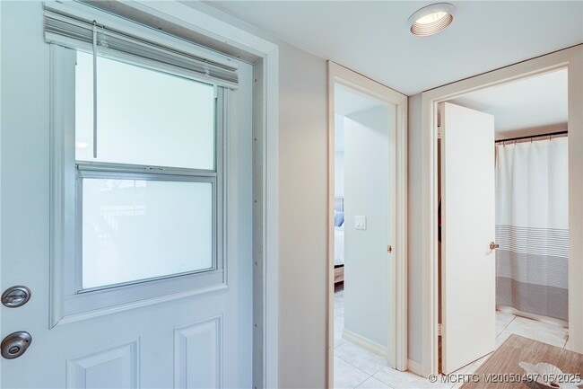 Photo - 5539 NE Gulfstream Way