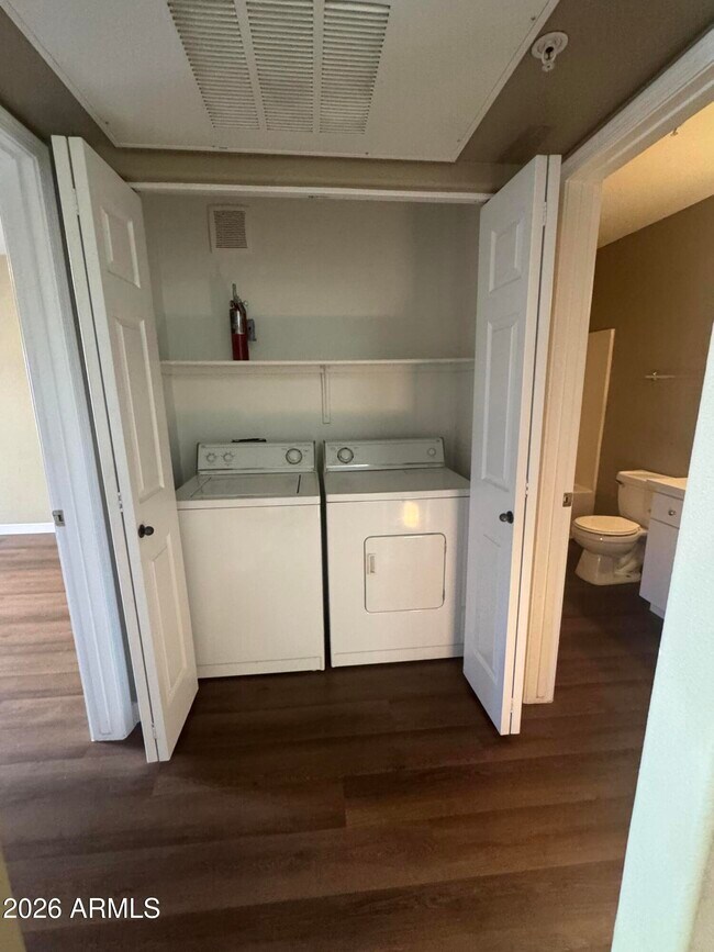 Photo - 1295 N Ash St