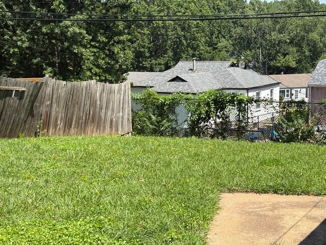 7861 Madison Dr
