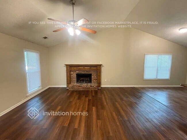 Photo - 310 Cowan Rd