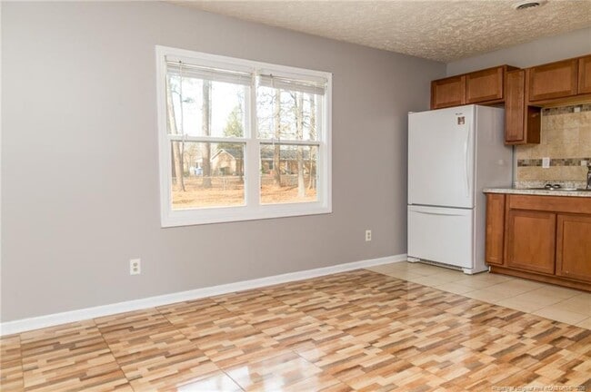 Photo - 898 Bridgette St