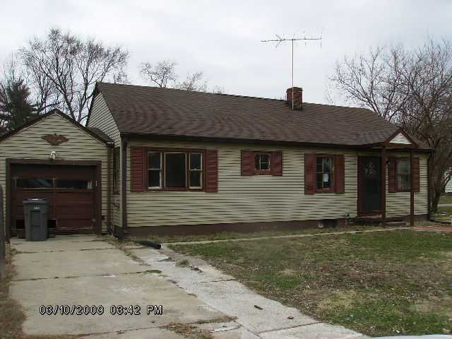 Building Photo - Great Location - 3 Bedrooms