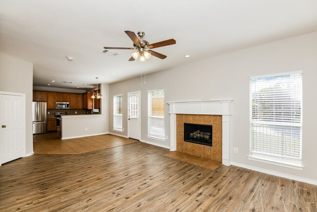 Photo - 6910 Shore Breeze Ct