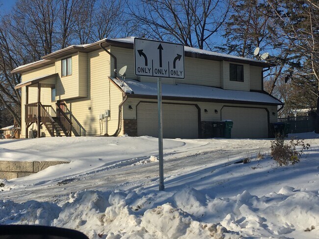 Photo - 1091 County Road B2 W