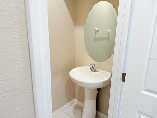 Photo - 31763 Blue Passing Loop