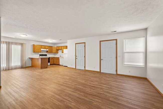 Photo - 526-528 Lamont Unit 526