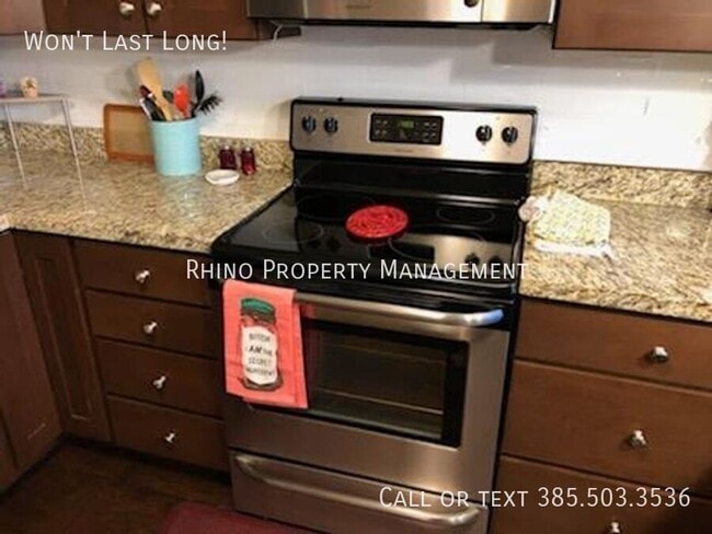 Building Photo - 829 E Three Fountains Dr Rental