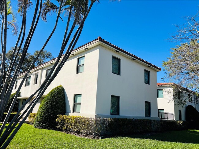 Photo - 4203 SW 15th St Unit 2