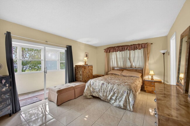 Photo - 157 Camden G
