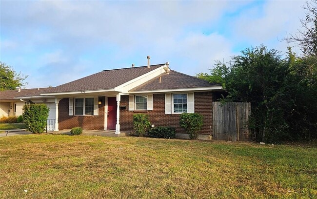 Photo - 777 Camelot Dr