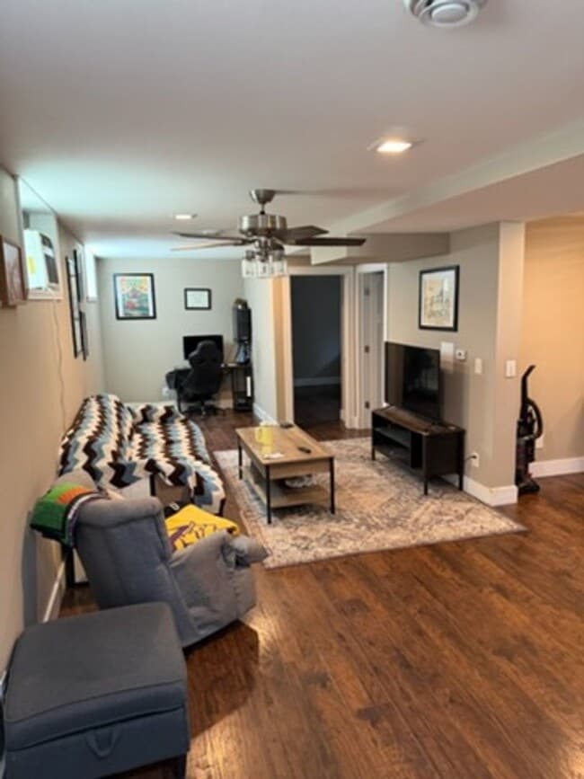 Photo - 2 Bedroom Apartment Near DTSF Unidad 814 1/2 S Main