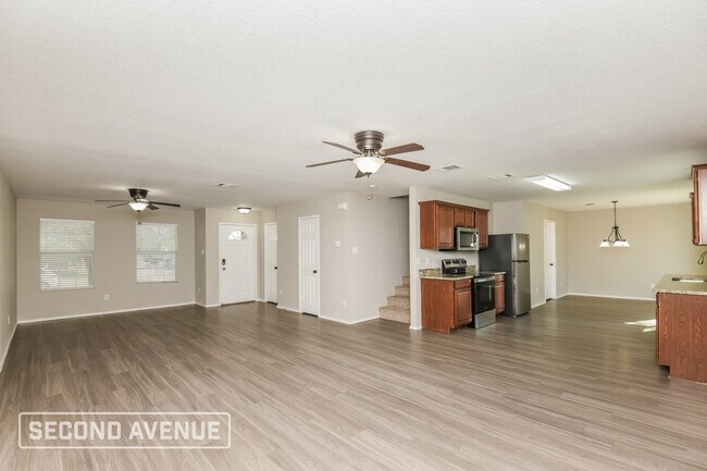 Photo - 6237 Hereford Dr