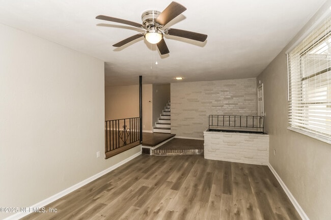 Photo - 7515 Eaton Ave