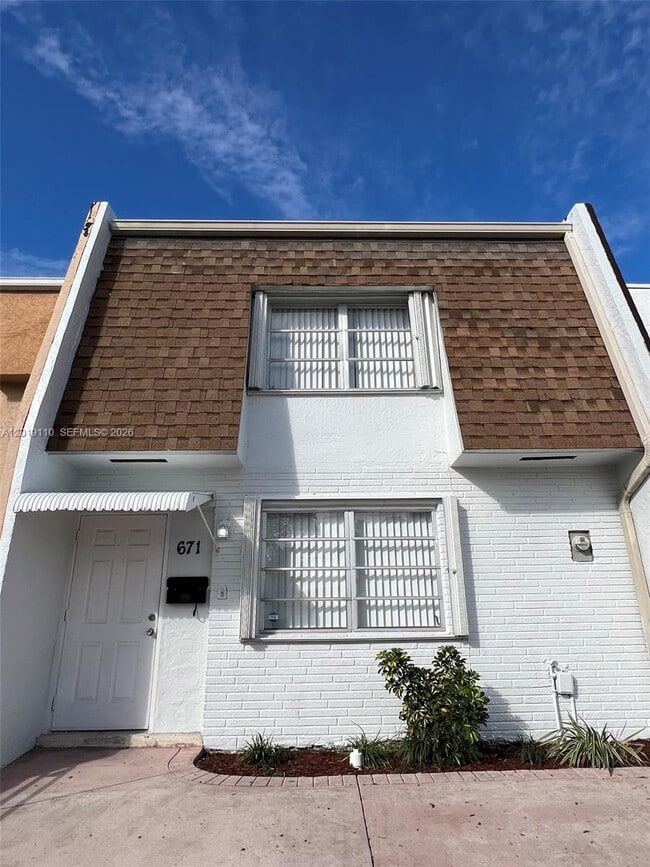 Photo - 671 W 80th St