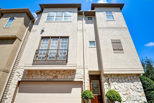 Photo - 2731 Sherwin St