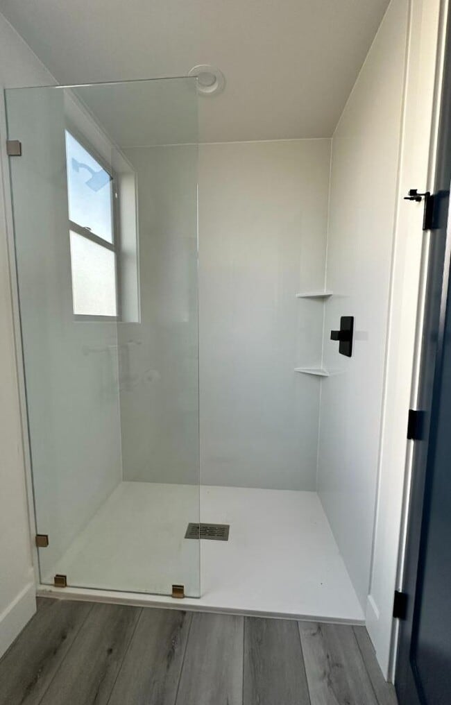 Photo - 309 W Roseburg Ave