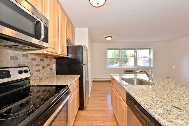 Photo - Chestnut Station