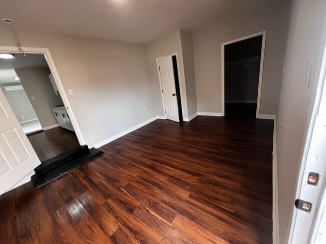 Photo - 3927 Dearborn St