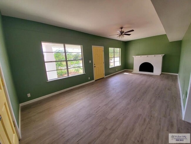 Photo - 510 W Buchanan St