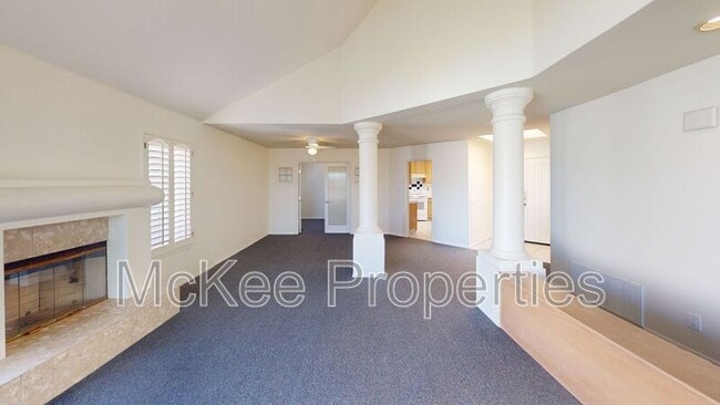 Photo - 18 S Cays Ct