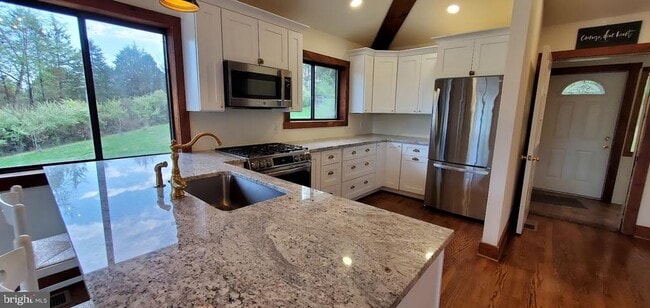 Photo - 6721 Springhouse Ln