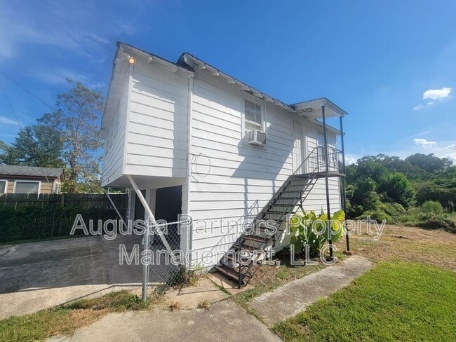 Photo - 1951 Barnes Rd Unit B