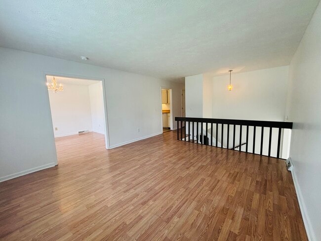 306 Woodbine Dr