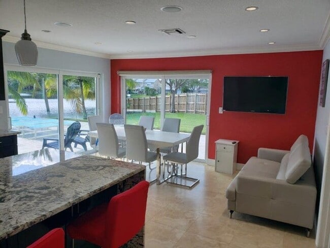 Photo - 801 NW 49th Way