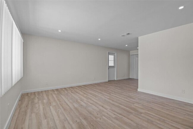 Photo - 908 Lighthouse Dr