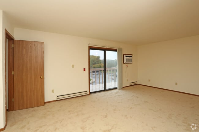 2BR, 1BA - Upper