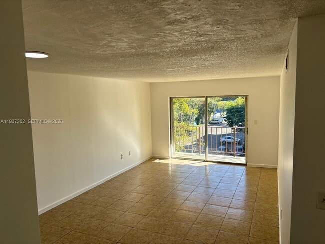 Building Photo - 12035 NE 2nd Ave Unit A421