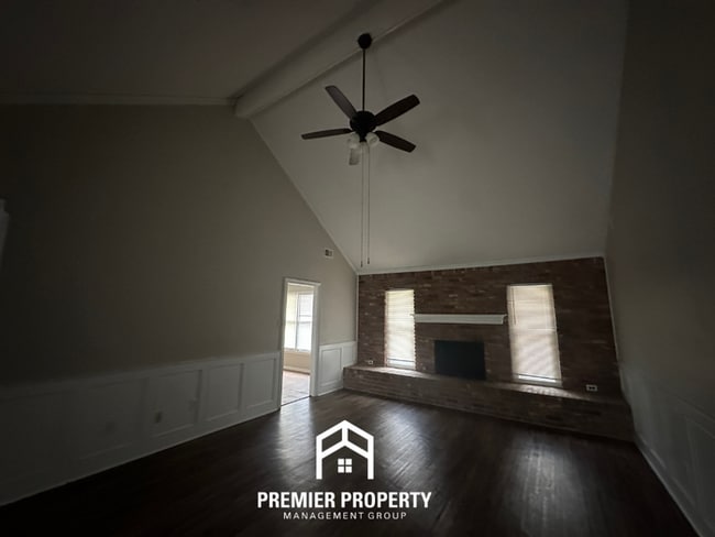 Photo - 968 Boones Hollow Dr