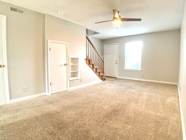 Photo - 329 Audrea Ln