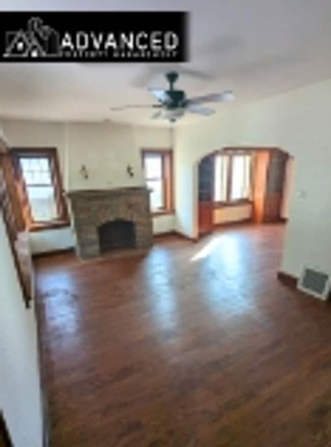 Photo - Charming 2-Bedroom Lower Unit in Milwaukee’s Tippecanoe Neighborhood – Available Now!