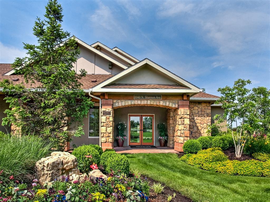 Riverstone Apartments For Rent In Kansas City Mo Forrent Com
