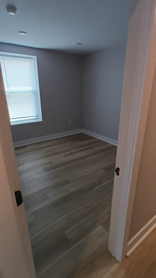 Photo - 325 N 40th St