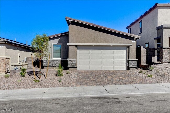 Photo - 296 Fossil Fls St