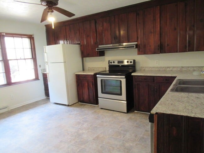 Photo - 131 Frances Pl