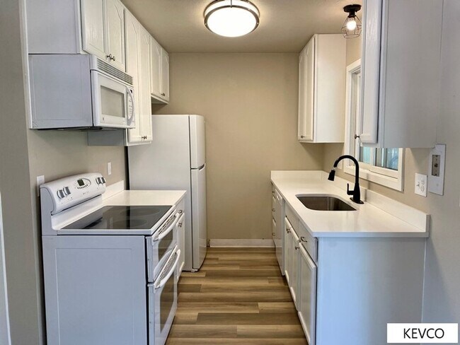 Photo - Bright Home with Massive Backyard!