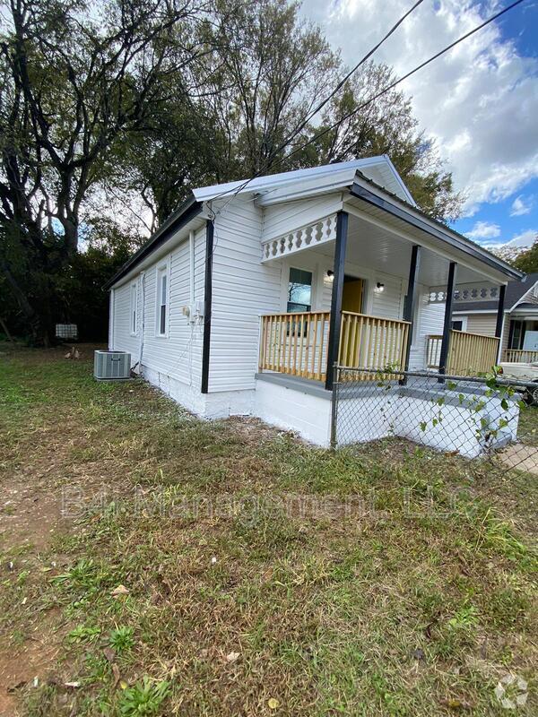 Building Photo - 110 W Mitchell St Rental