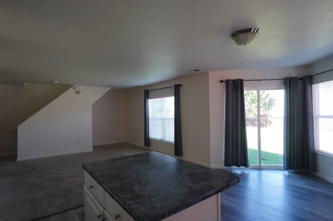 Photo - 7863 Downing St