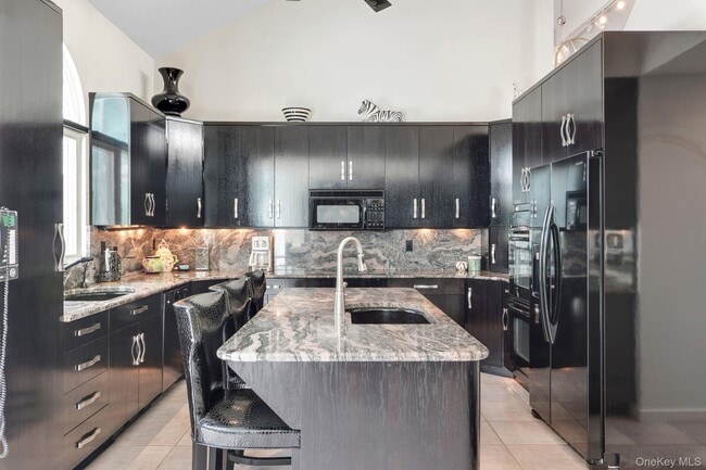 Photo - 9 Plume Grass Way