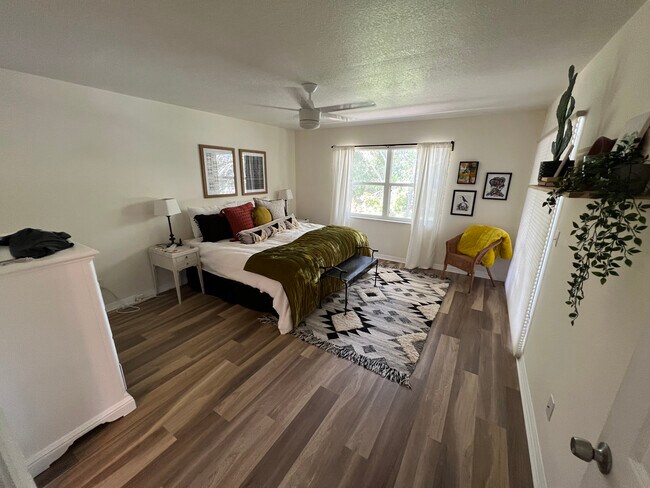 Photo - 9485 Hamlin Blvd