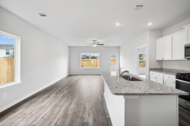 Photo - 21632 Lotus Elm St