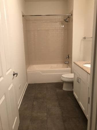 Guest Bath - 915 S Lytle St Unit 201