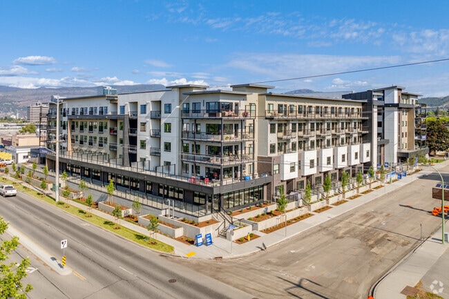 Building Photo - THE AMBROSI